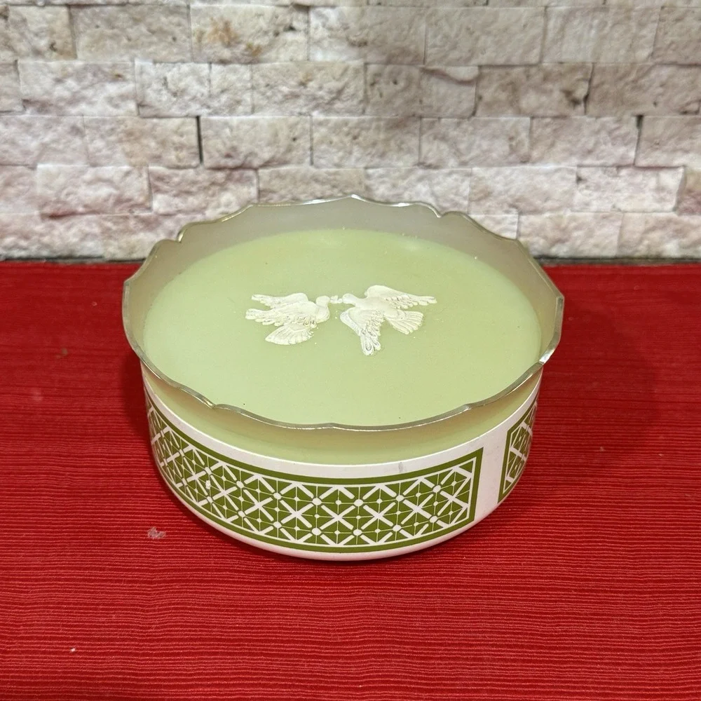 1960s Avon Somewhere Beauty Avocado Green Powder‎ Box • White Doves Trinket Box